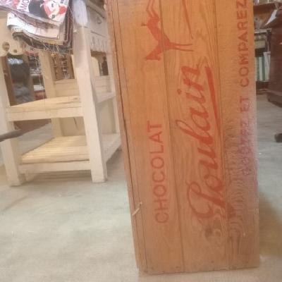 caisse poulain origine, brocante, meubles occasion, objets et meubles vintage, &eacute;co design meubles, meubles peints  100% recycl&eacute;s , upcycling meubles et objets ,meubles relook&eacute;s, upcycling, tapisserie d'ameublement, d&eacute;cors peints, relooking de meubles , mobiliers seconde main ,upcycling  , &eacute;conomie circulaire, tapisserie d&rsquo;ameublement, r&eacute;paration de meubles, r&eacute;no